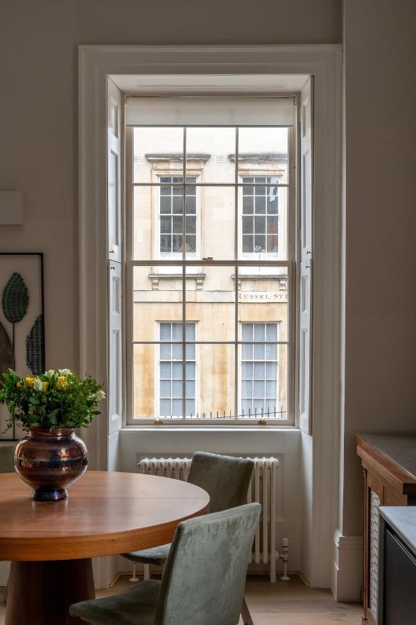 Russell House Apartment *