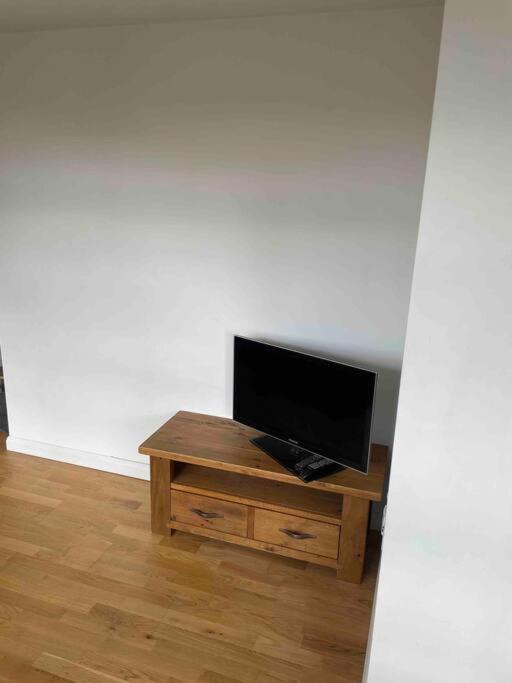 2 Bed Centre Flat Apartment