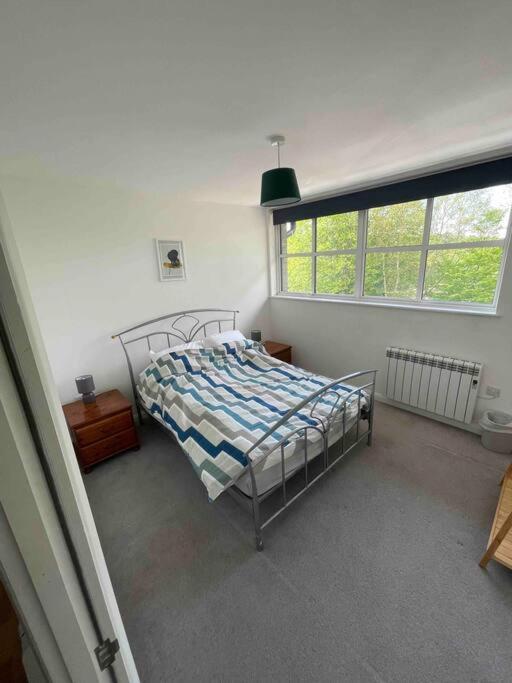 2 Bed Centre Flat Apartment *