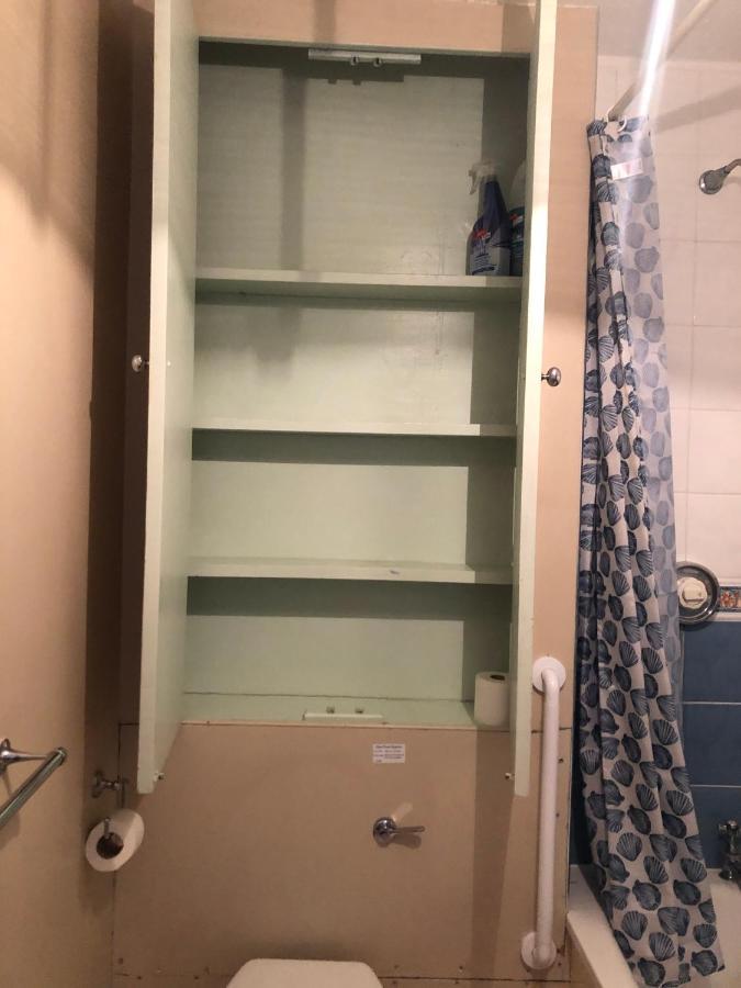 The Burnham House Bath