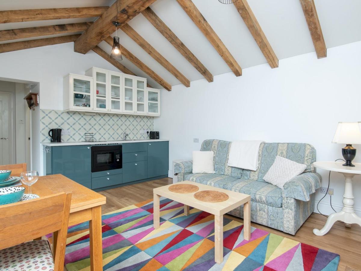 Pass The Keys Charming Garden With Parking Holiday home Bath