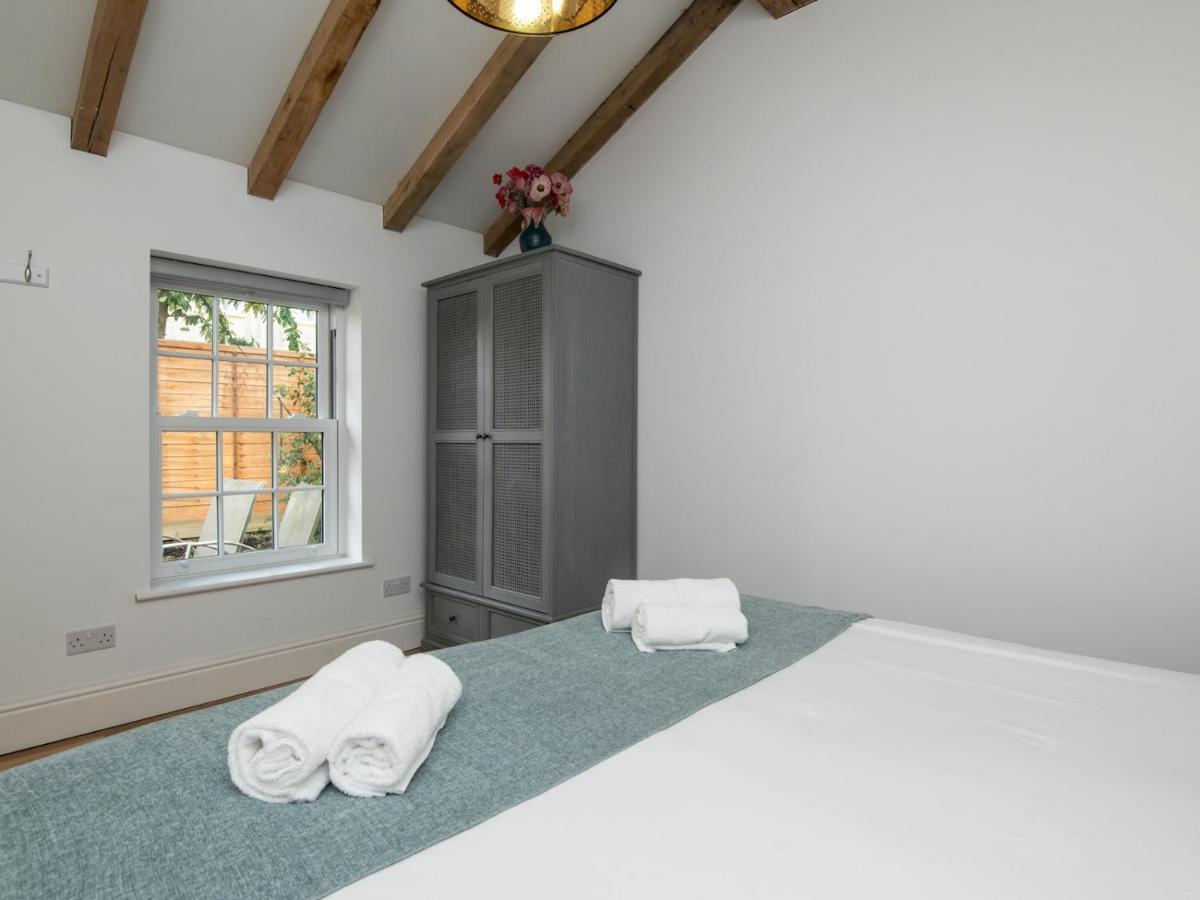 Holiday home Pass The Keys Charming Garden With Parking Bath