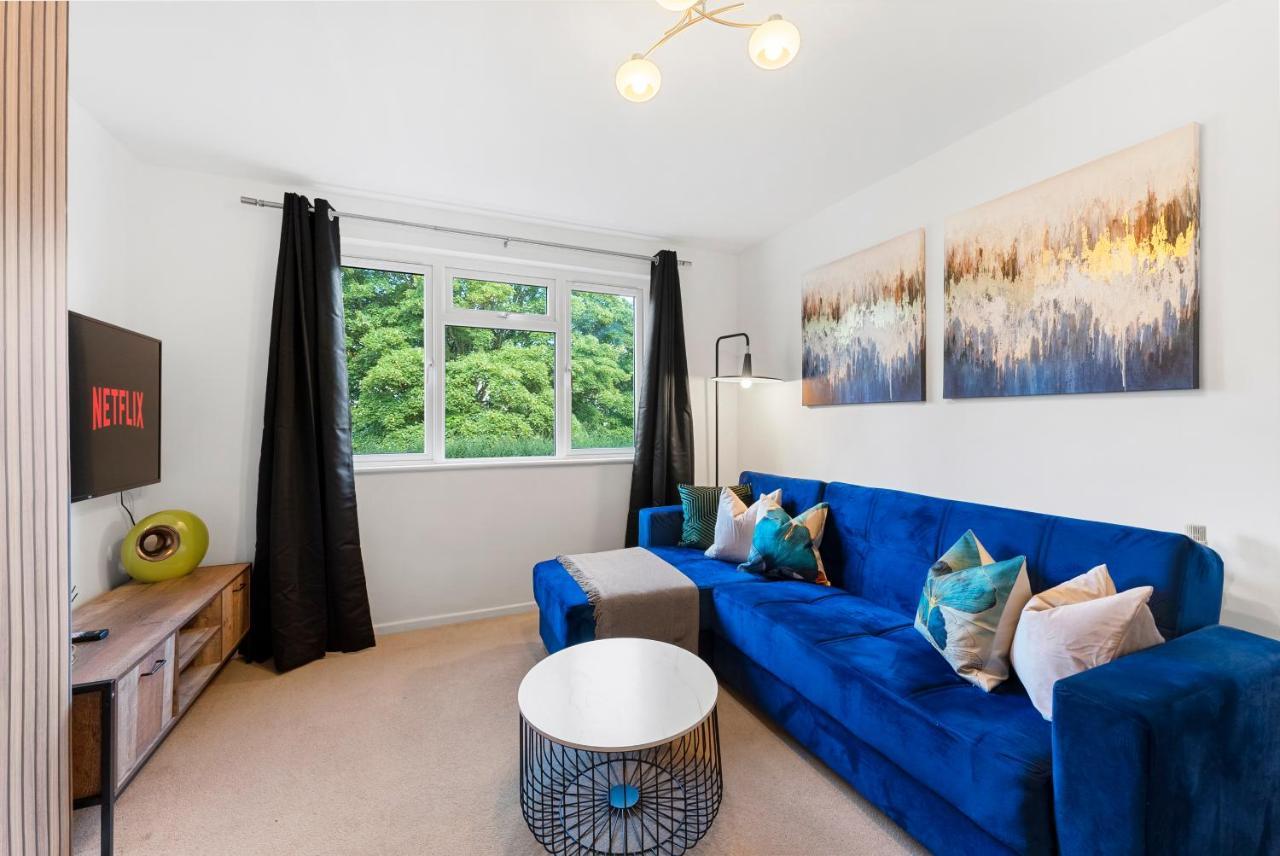 Boutique 4 Bed - Parking And Garden Apartment