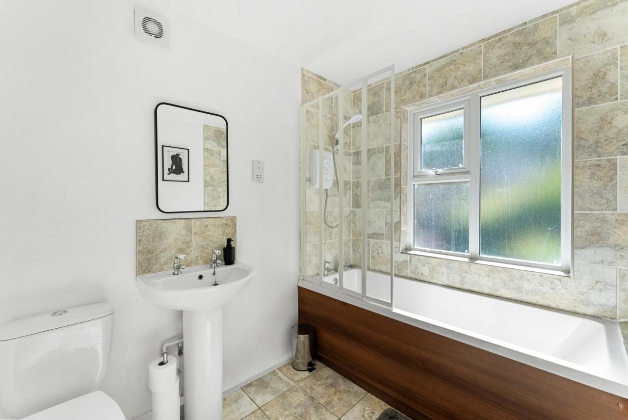 Boutique 4 Bed - Parking And Garden Bath