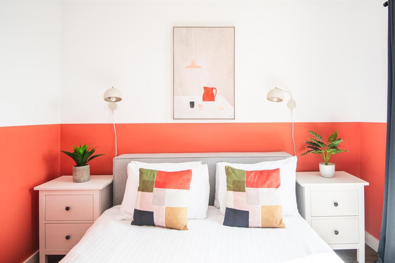 Beautiful Garden Flat With Stunning Views - Mycityhaven Apartment