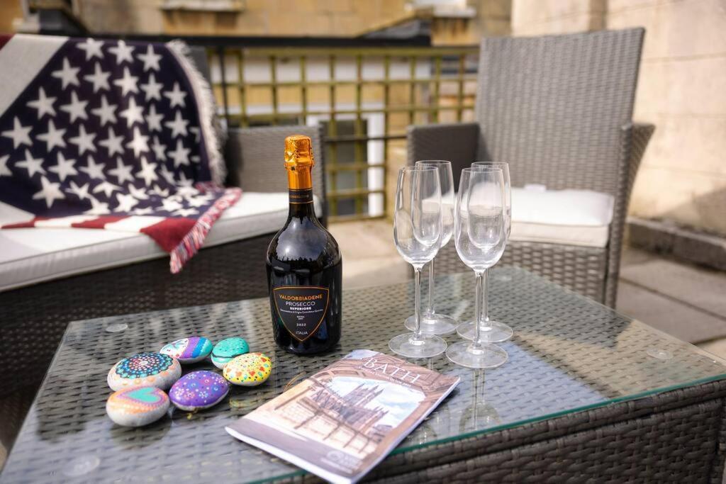 Pure B - Welcoming 3 Bed House Free Parking & Wifi Holiday home Bath