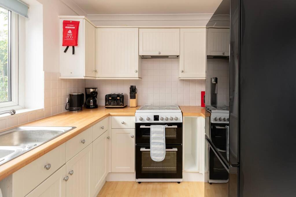 Two Bed House With Free Parking, Near Train St. Holiday home Bath