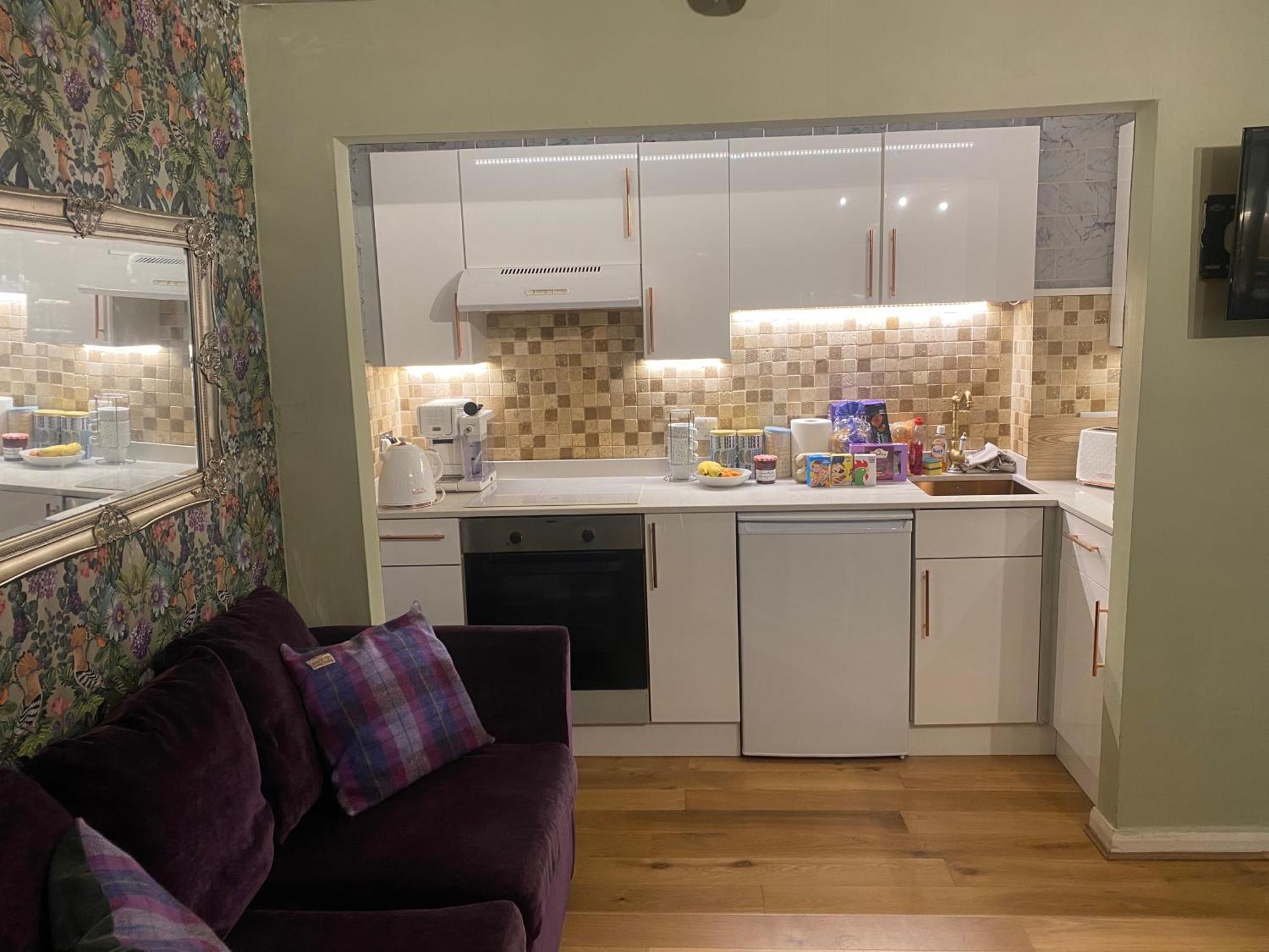 Bed & Breakfast Quiet Lower Floor 2 Bed With Private Patio Garden