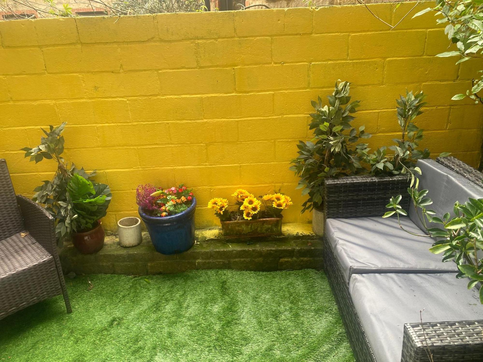 Quiet Lower Floor 2 Bed With Private Patio Garden 4*
