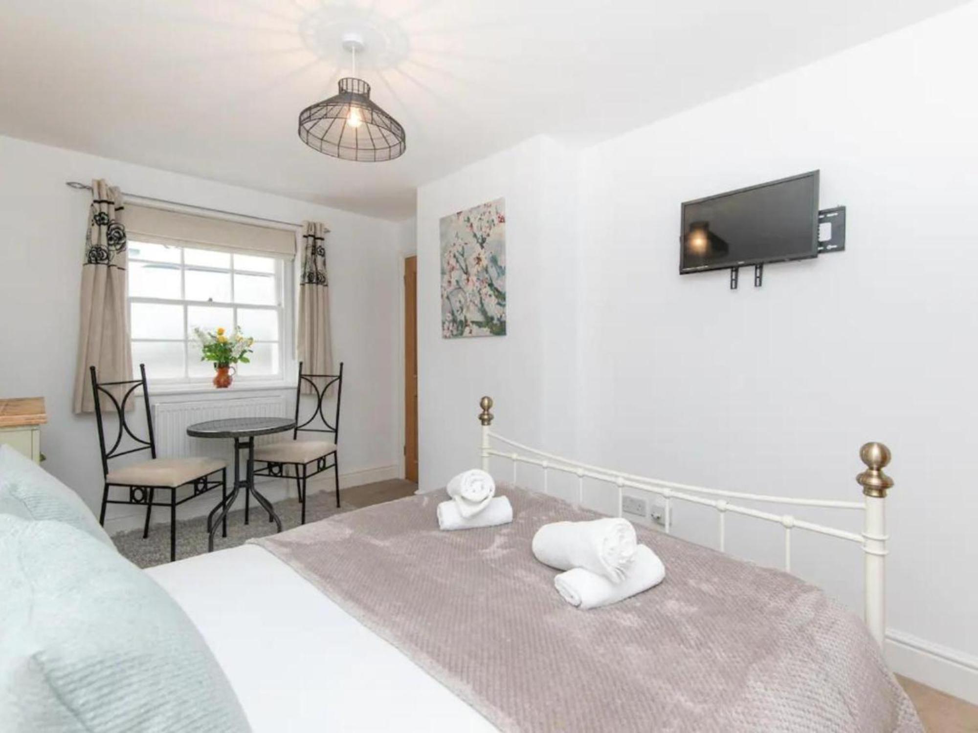Pass The Keys Cosy 1 Bed Studio In Central *