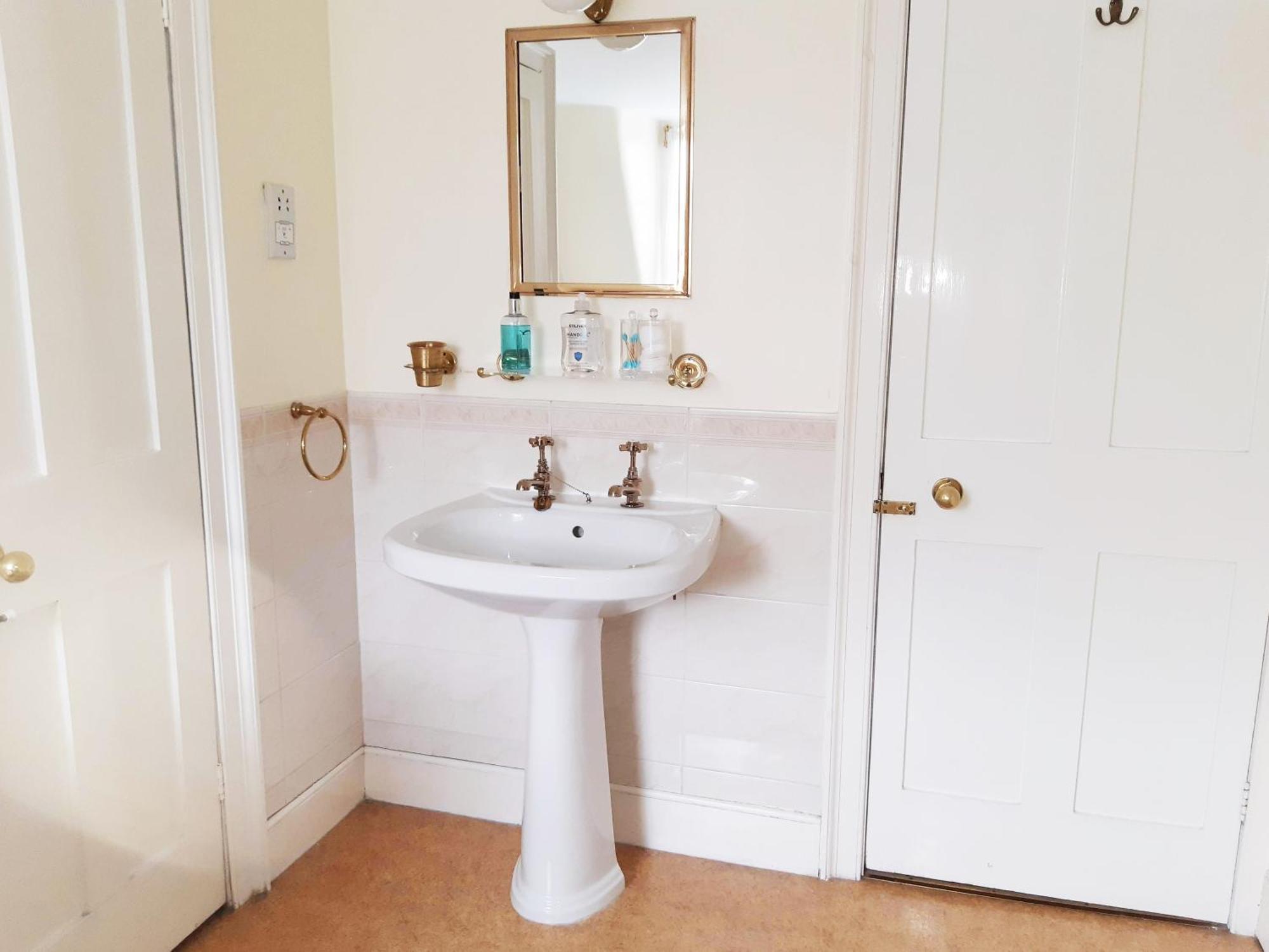 18 The Circus Apartment Bath