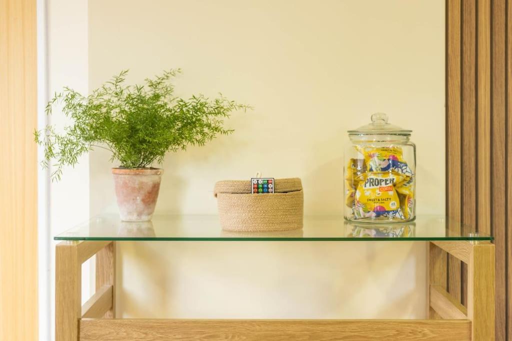 Holiday home The Wellness Lodge- Gym, Table Tennis, Cinema, Parking And More! Bath