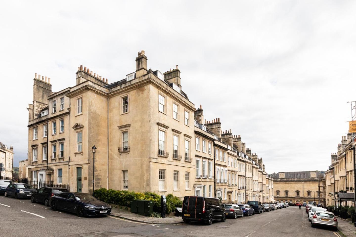 Russell House Bath