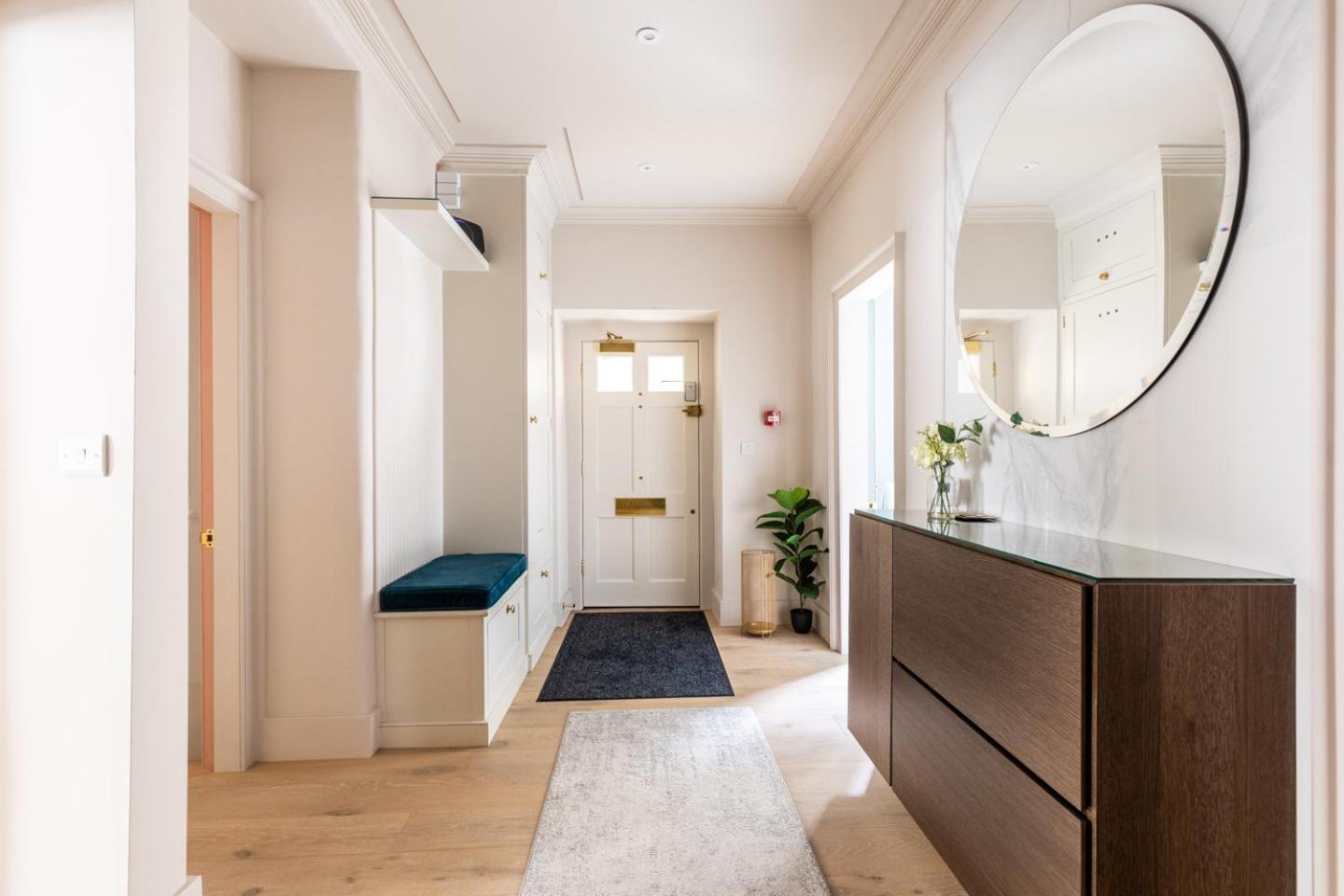 Russell House Apartment
