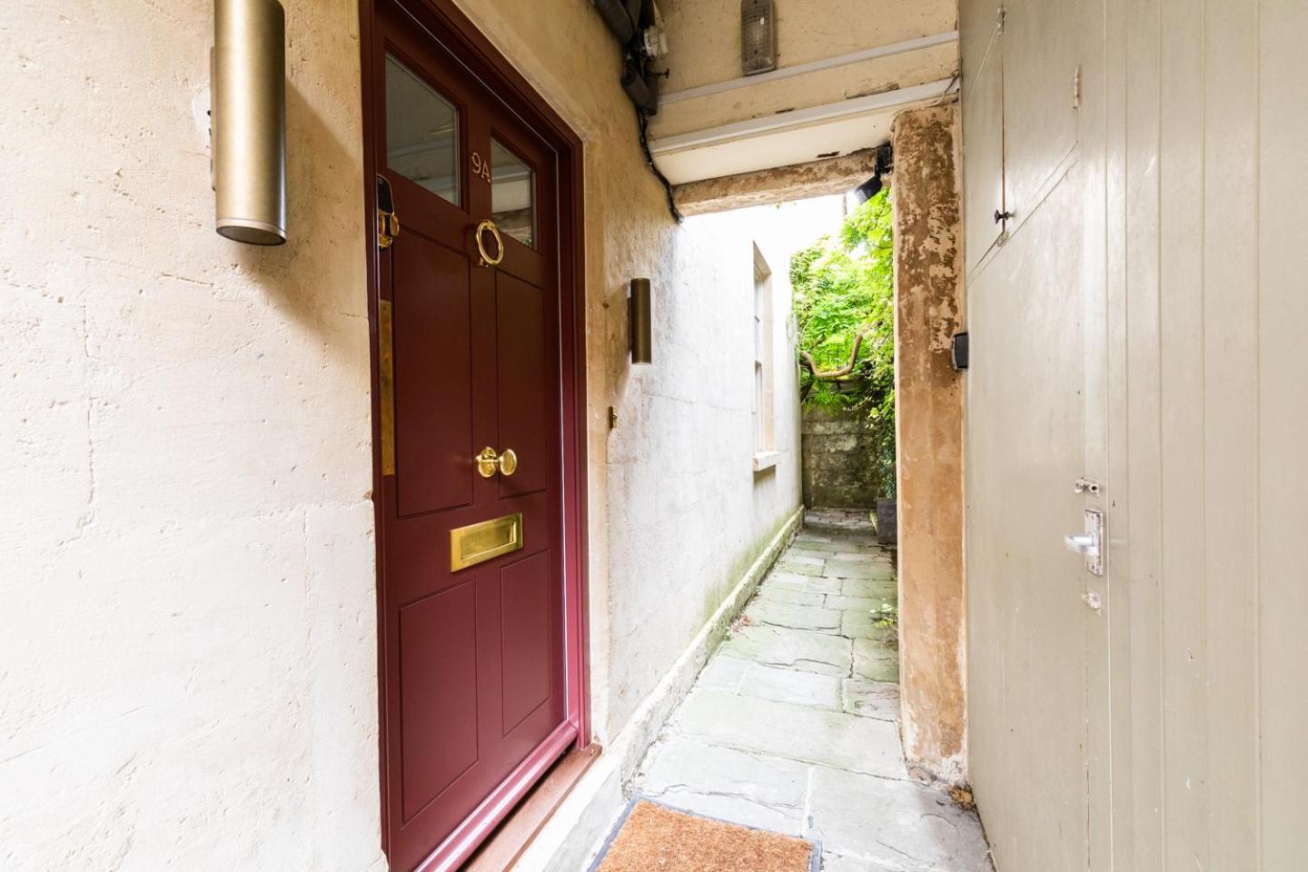 Russell House Bath