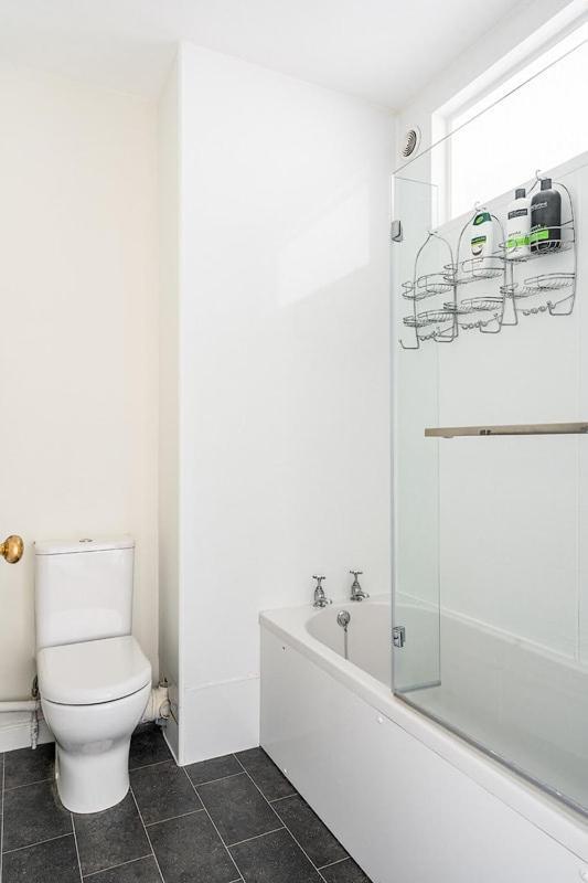 Apartment Stunning 3 Bedroom Period Centre *