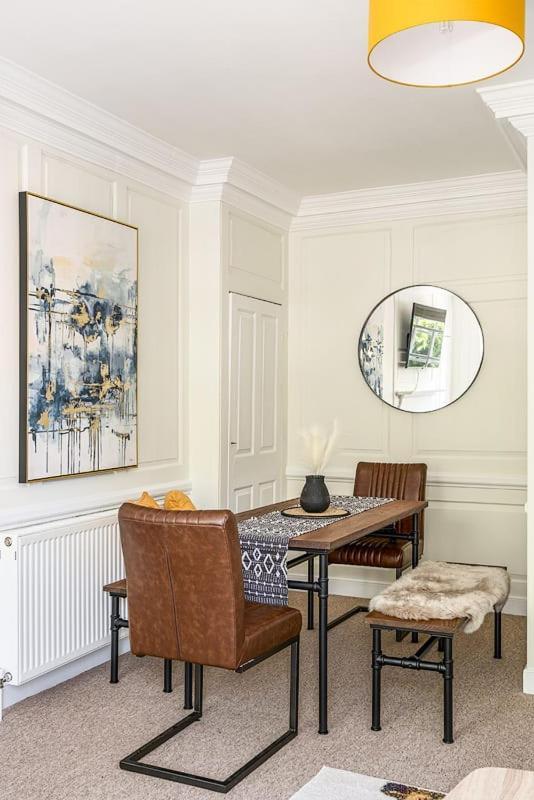 Apartment Stunning 3 Bedroom Period Centre