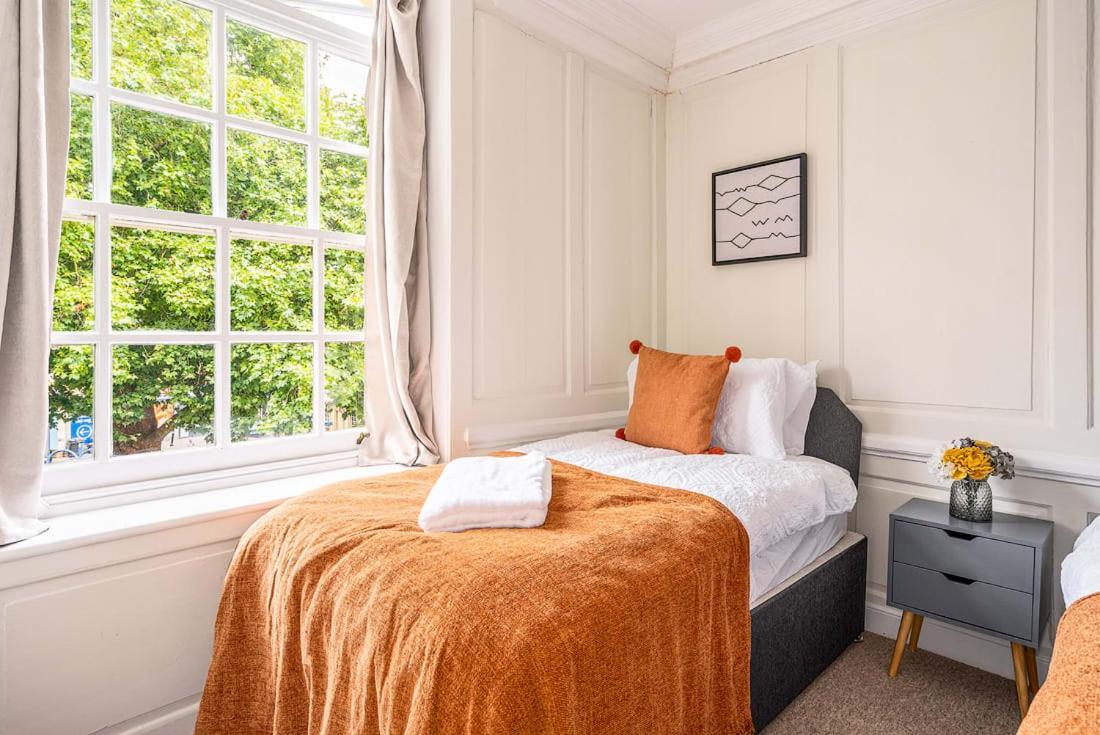 Stunning 3 Bedroom Period Centre
