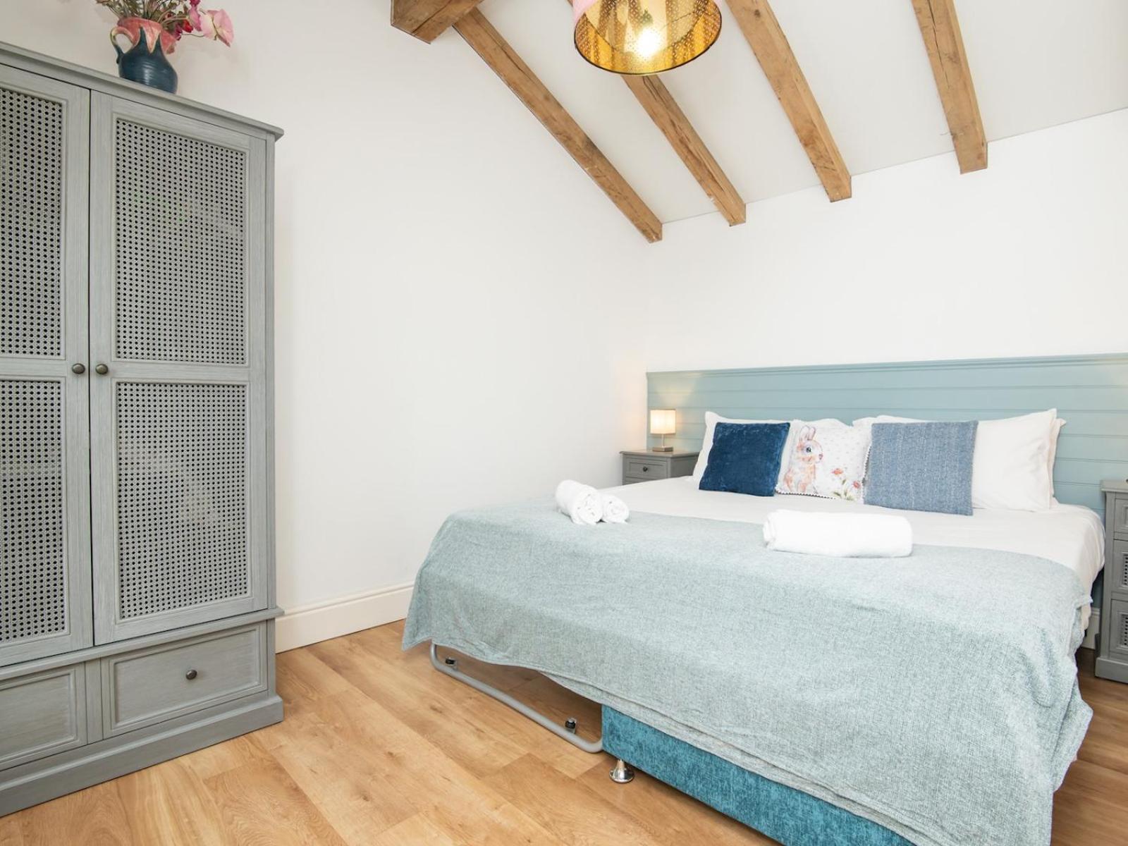 Pass The Keys Charming Garden With Parking Holiday home Bath