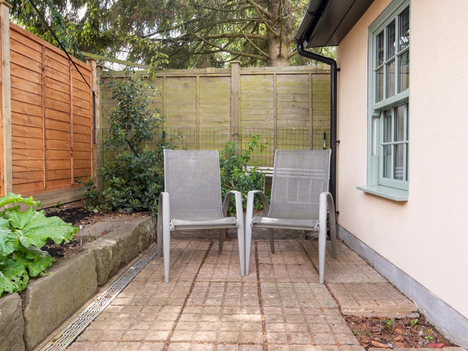 Pass The Keys Charming Garden With Parking *