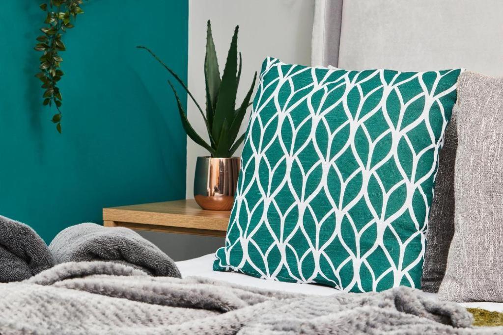 The Collection - Moss X Monroe Suite! Apartment *