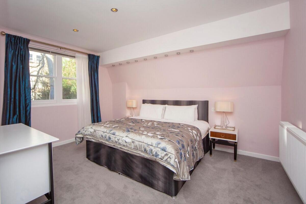 Holiday home ※ Spacious Georgian Coach House & With Parking