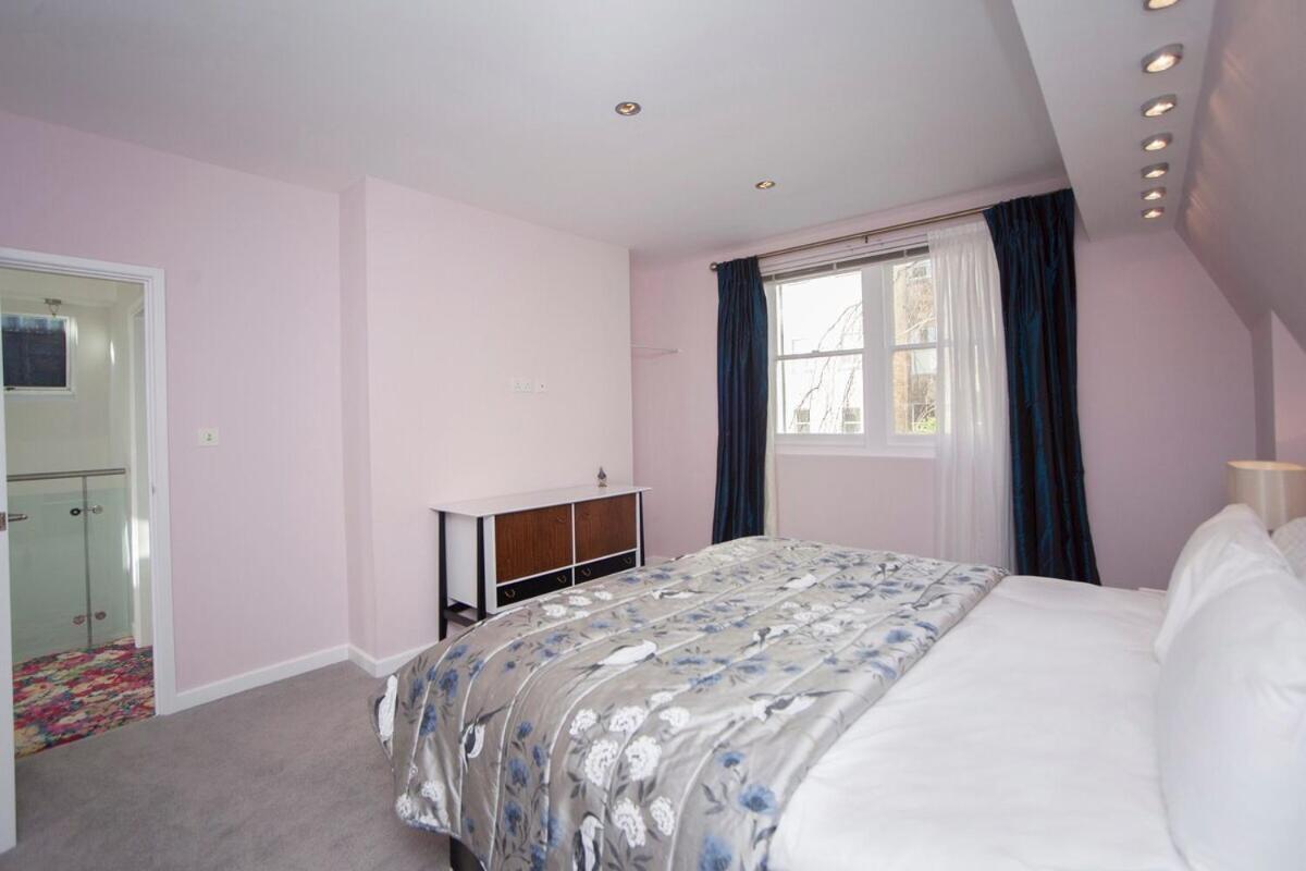 Holiday home ※ Spacious Georgian Coach House & With Parking