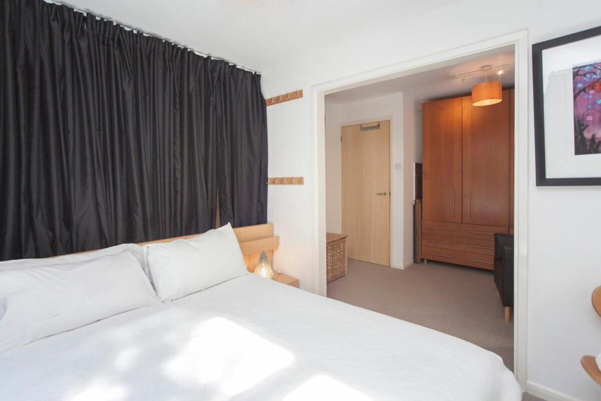 ※ Relaxing Home- Parking & Gorgeous Gardens Holiday home