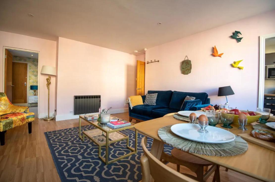 Apartment Dream - Haringtons Place