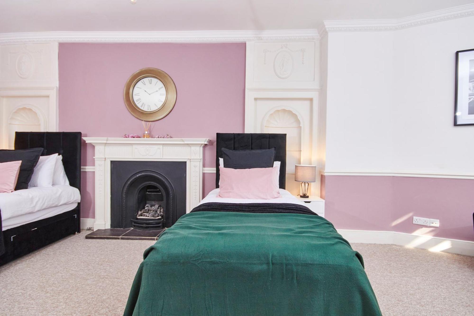 Beautiful 2bedroom 4 Actual Beds House With Wifi By Purestay Apartment