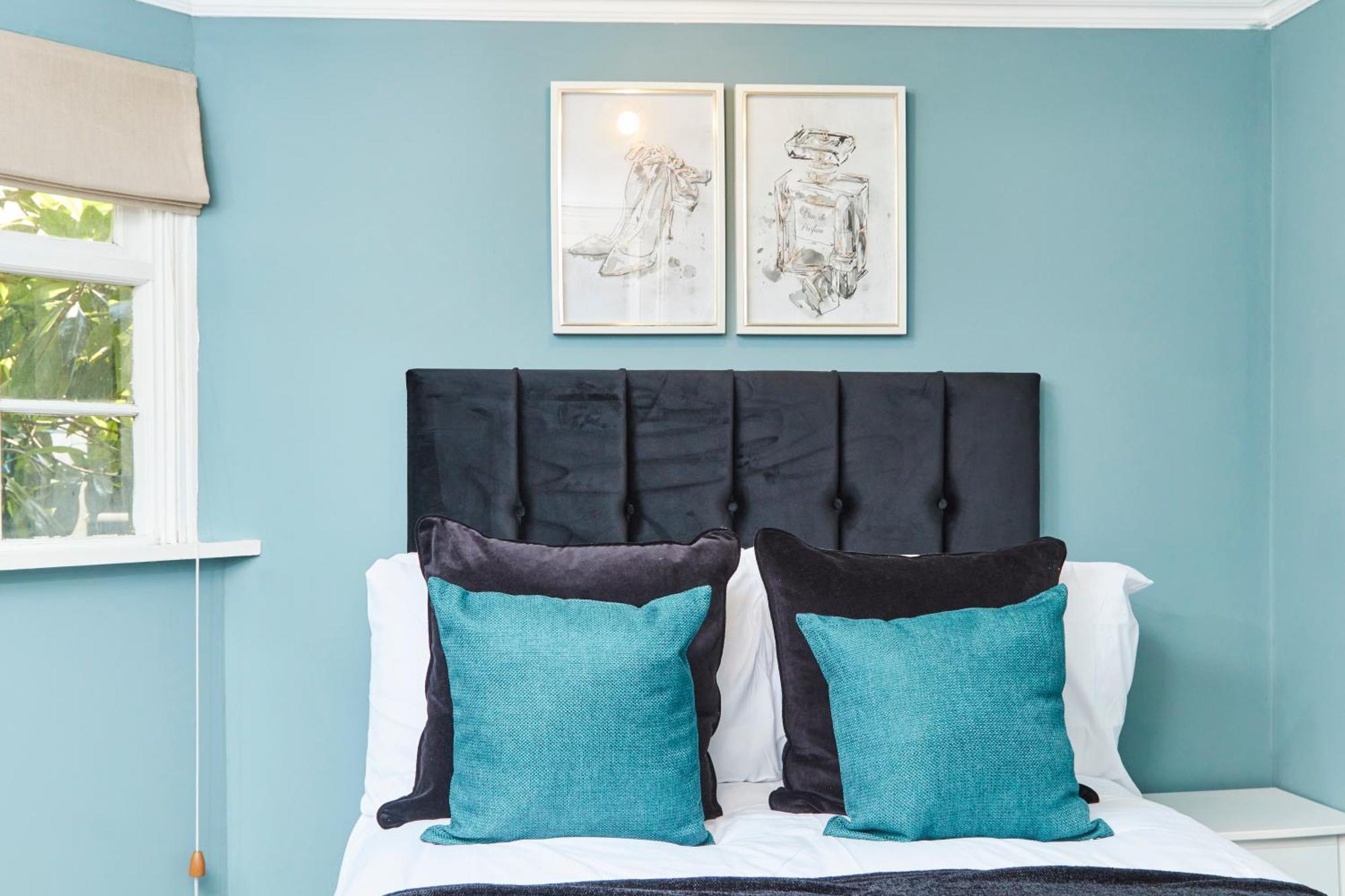 Beautiful 2bedroom 4 Actual Beds House With Wifi By Purestay Apartment Bath