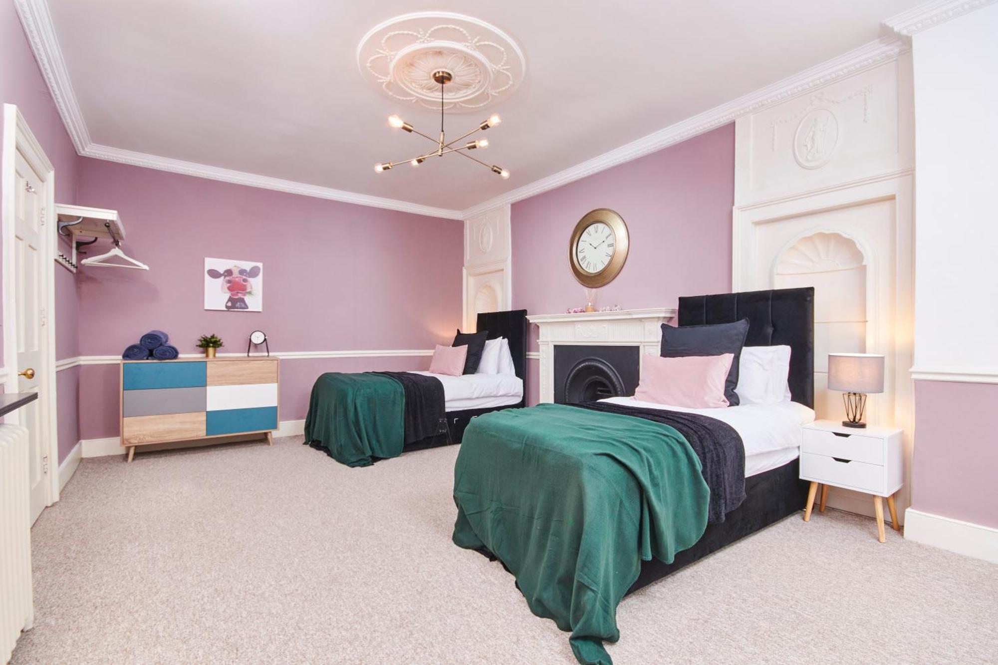 Beautiful 2bedroom 4 Actual Beds House With Wifi By Purestay * Bath