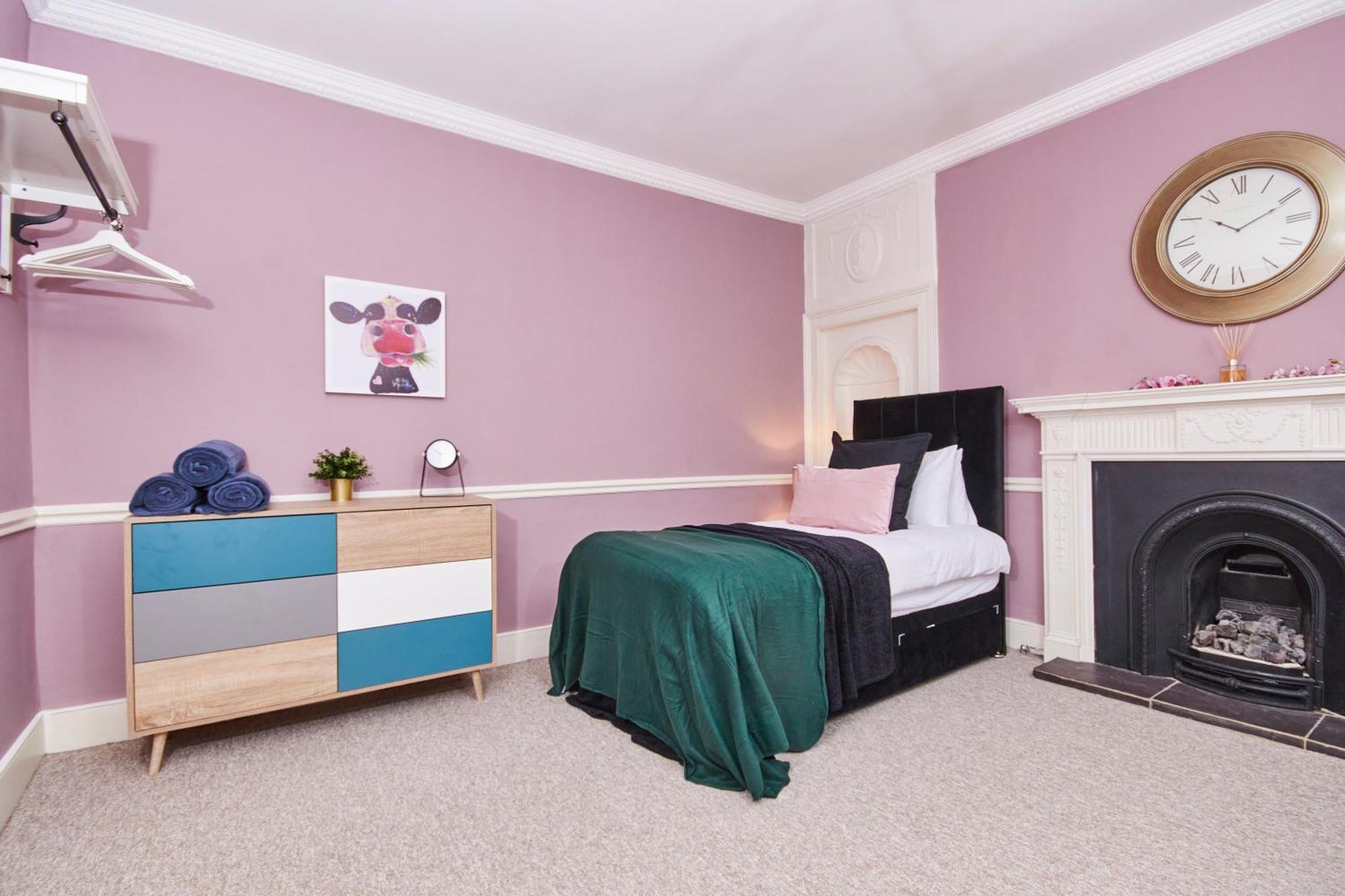 Beautiful 2bedroom 4 Actual Beds House With Wifi By Purestay Apartment *