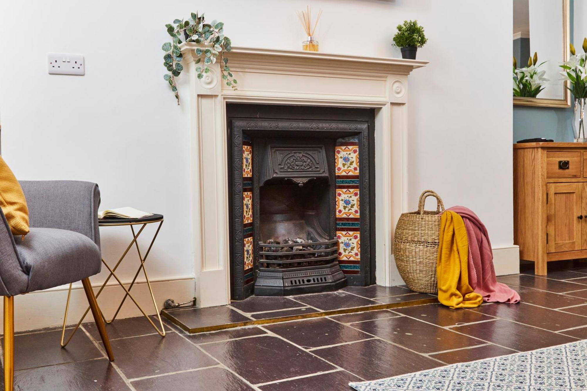 Beautiful 2bedroom 4 Actual Beds House With Wifi By Purestay Bath