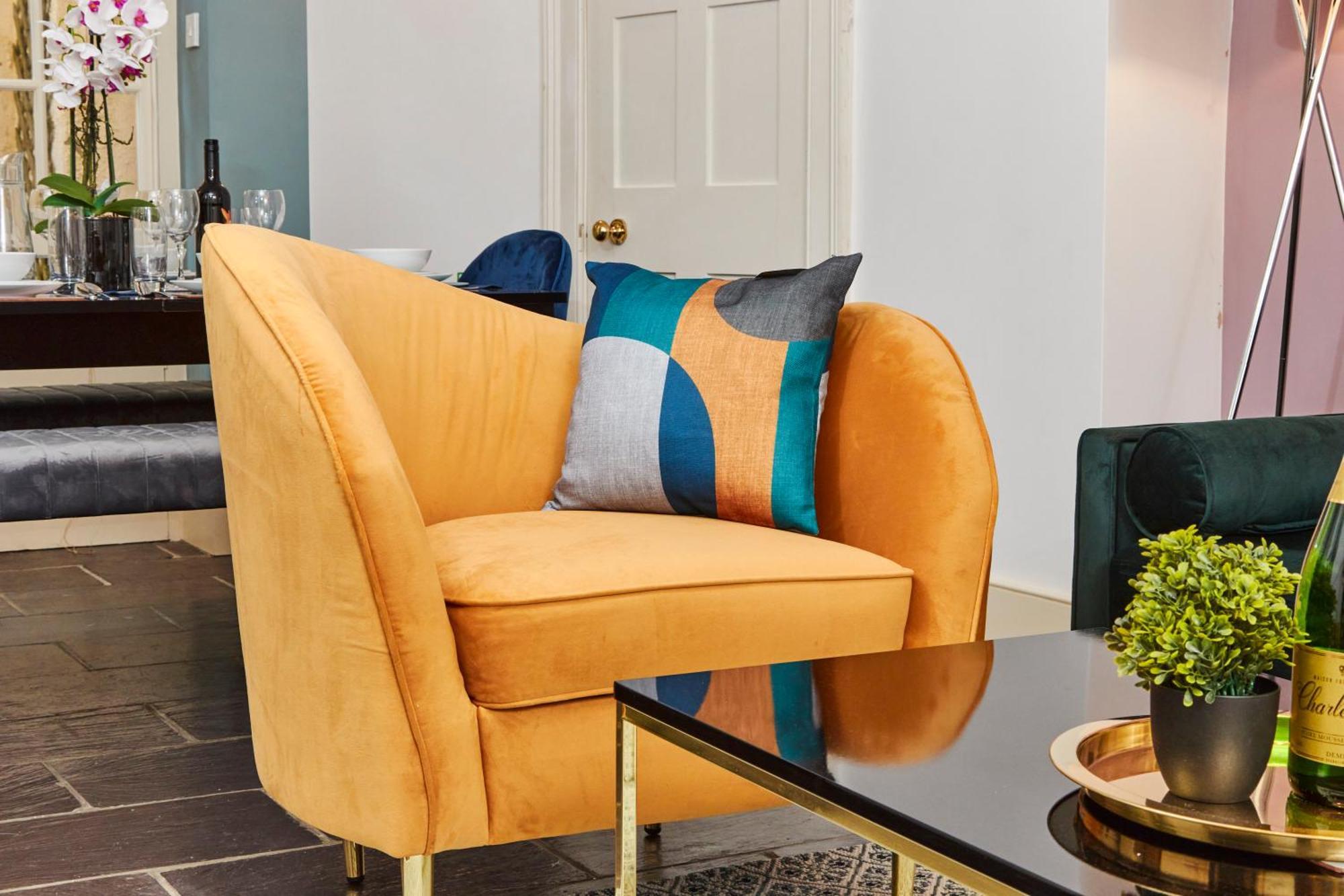 Beautiful 2bedroom 4 Actual Beds House With Wifi By Purestay * Bath