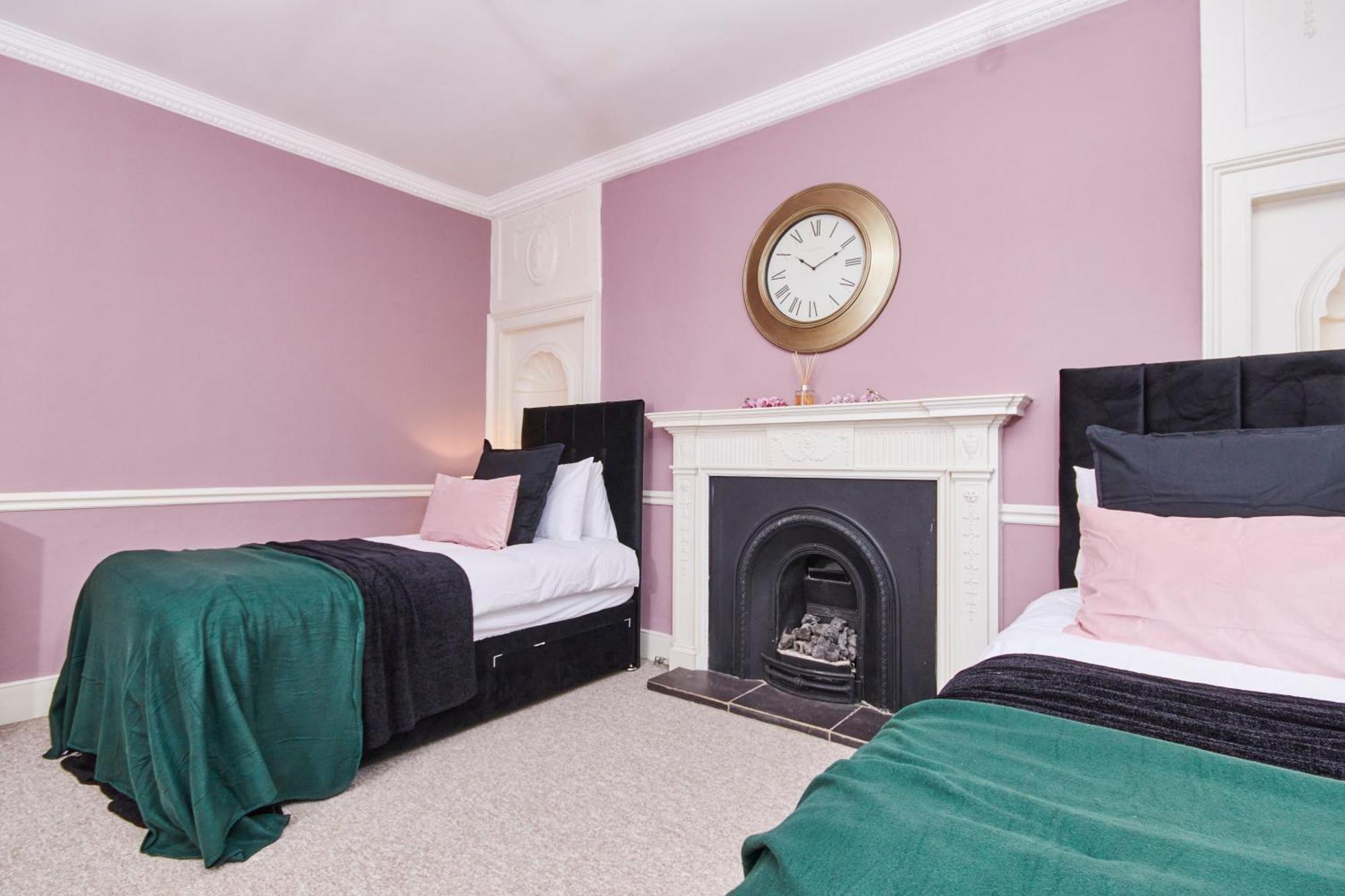 Beautiful 2bedroom 4 Actual Beds House With Wifi By Purestay Apartment *