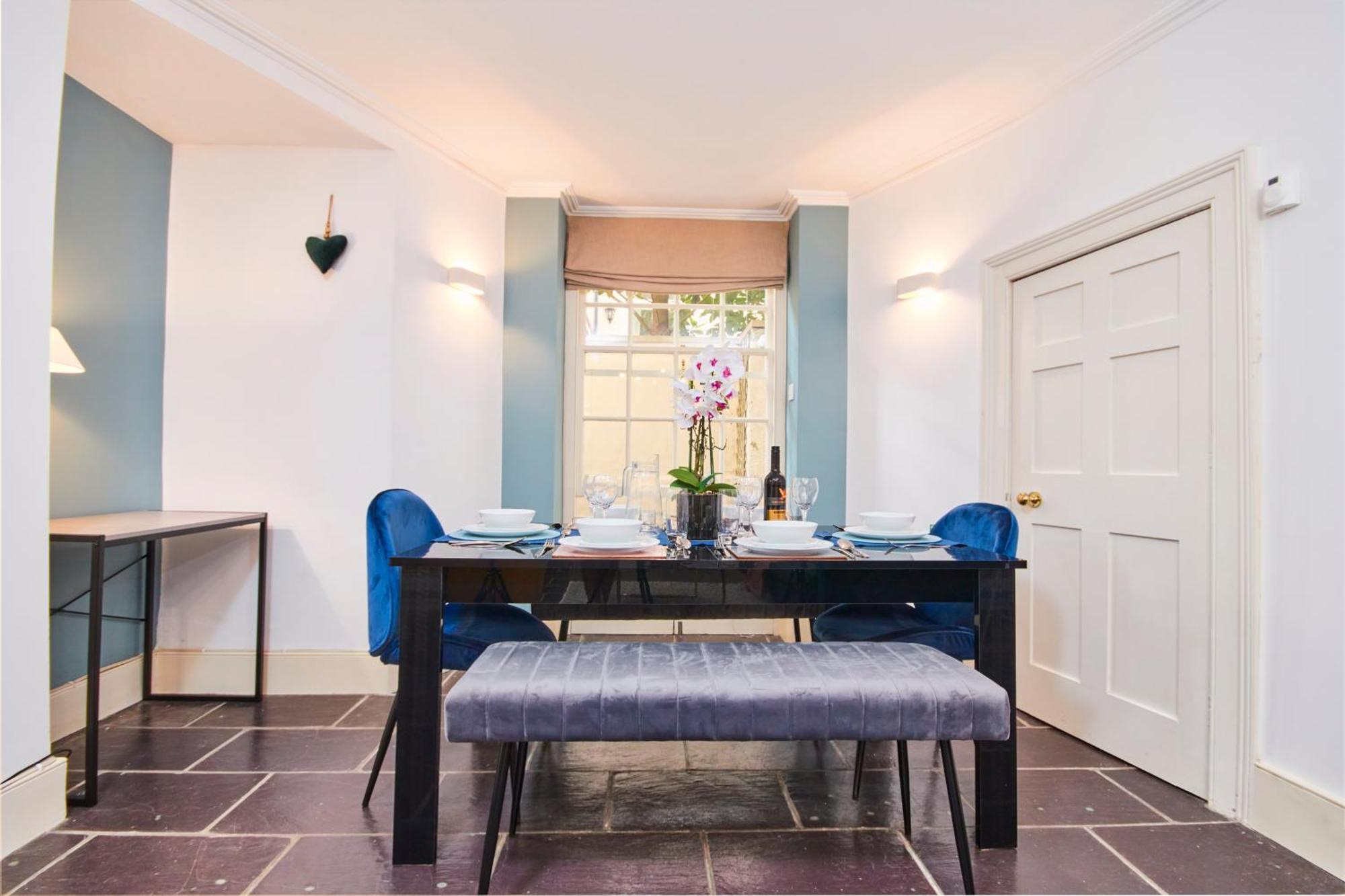 Beautiful 2bedroom 4 Actual Beds House With Wifi By Purestay * Bath