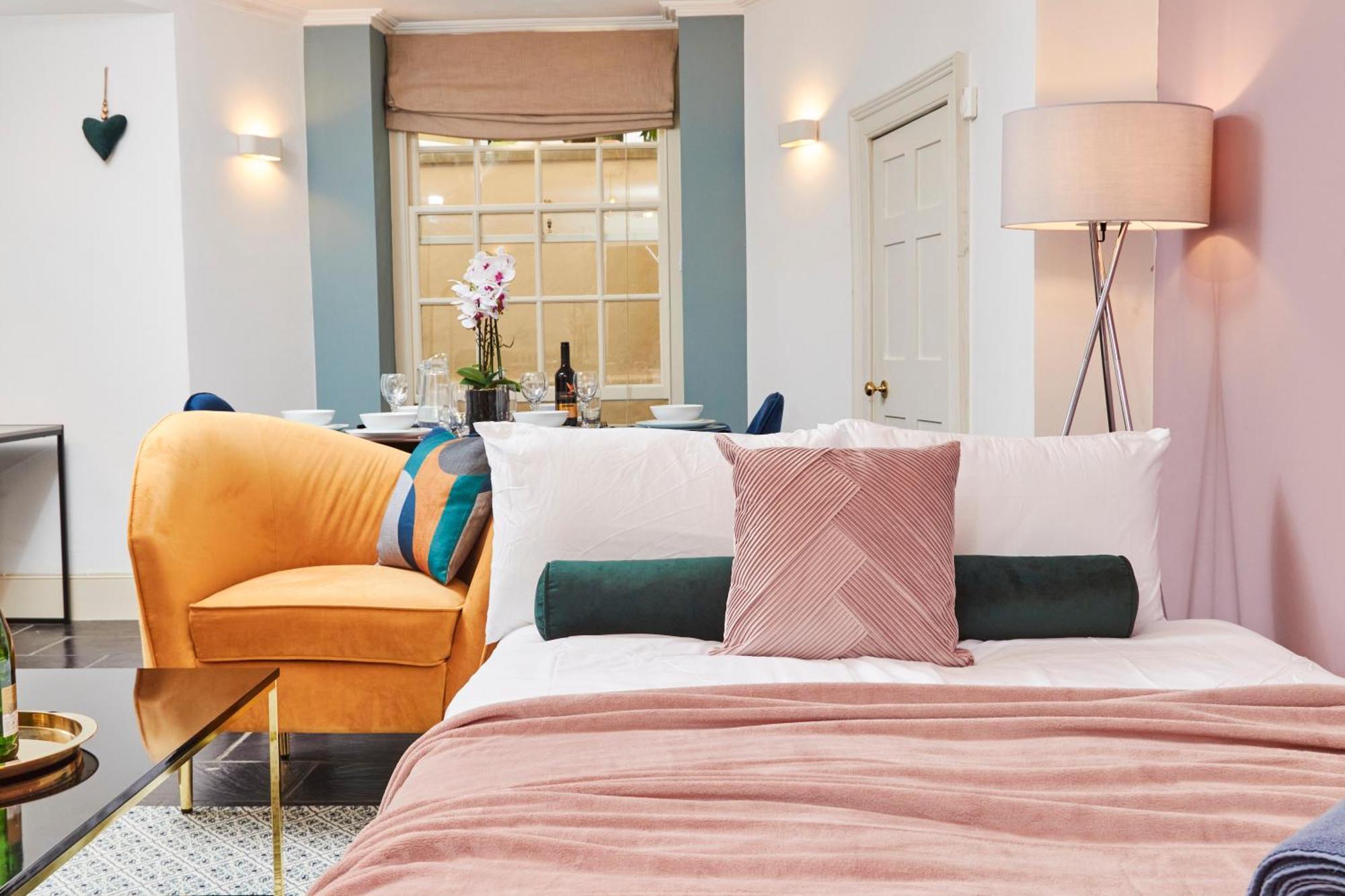 Beautiful 2bedroom 4 Actual Beds House With Wifi By Purestay Bath