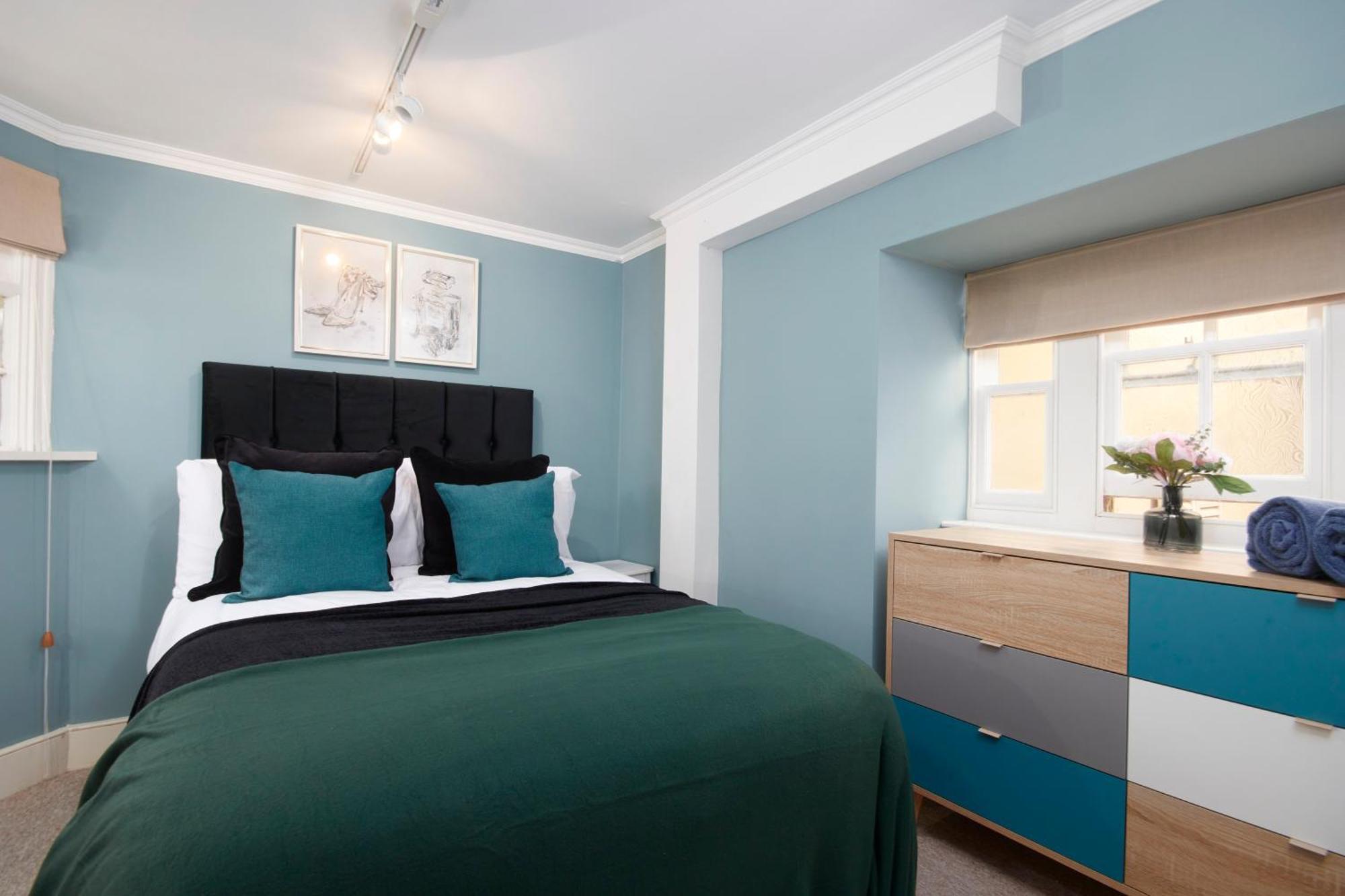 Beautiful 2bedroom 4 Actual Beds House With Wifi By Purestay Apartment