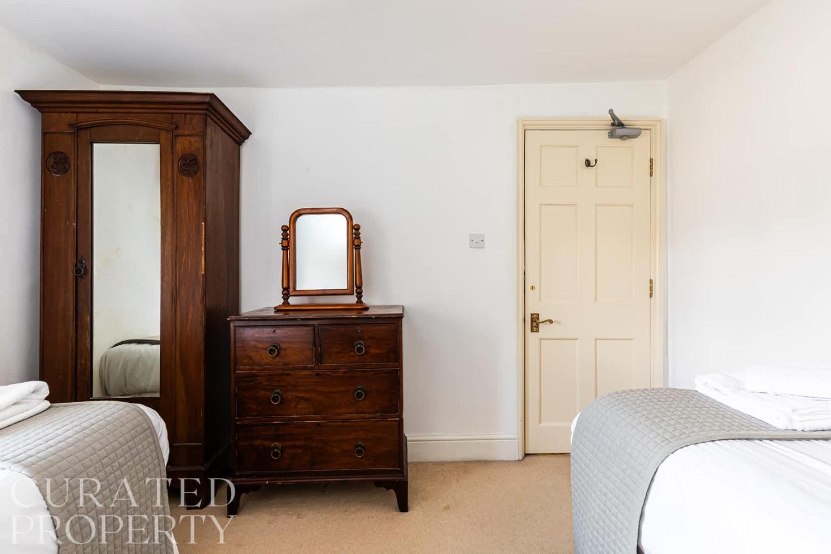 The Admirals House - & Free Parking Holiday home *