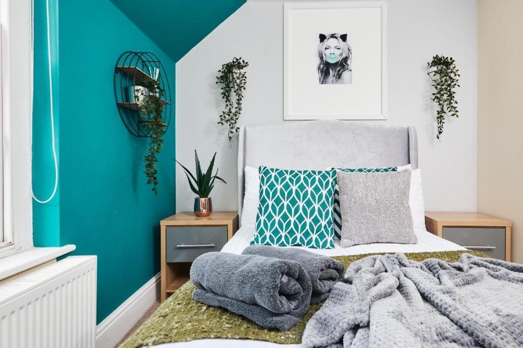 The Beautiful Gem Of - Sleeps 16 Apartment *