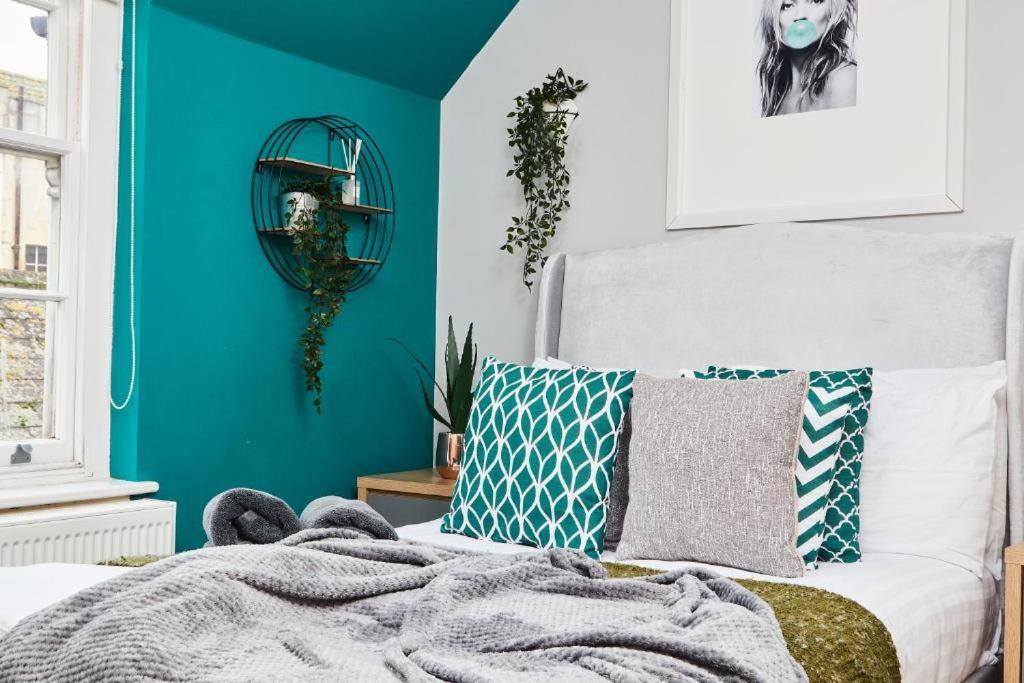 The Beautiful Gem Of - Sleeps 16 * Bath
