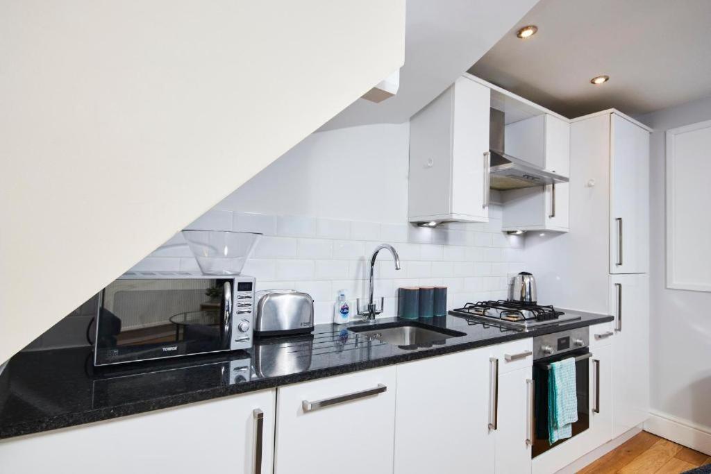 The Beautiful Gem Of - Sleeps 16 Apartment Bath