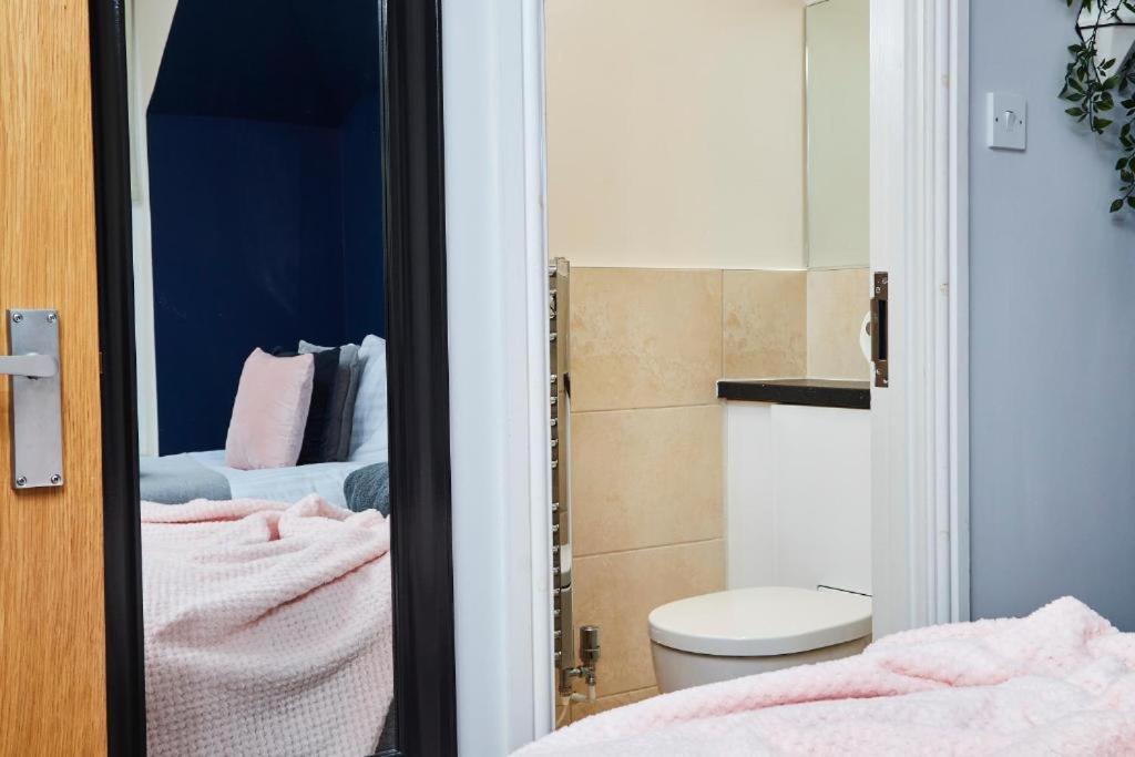 Apartment The Beautiful Gem Of - Sleeps 16 Bath