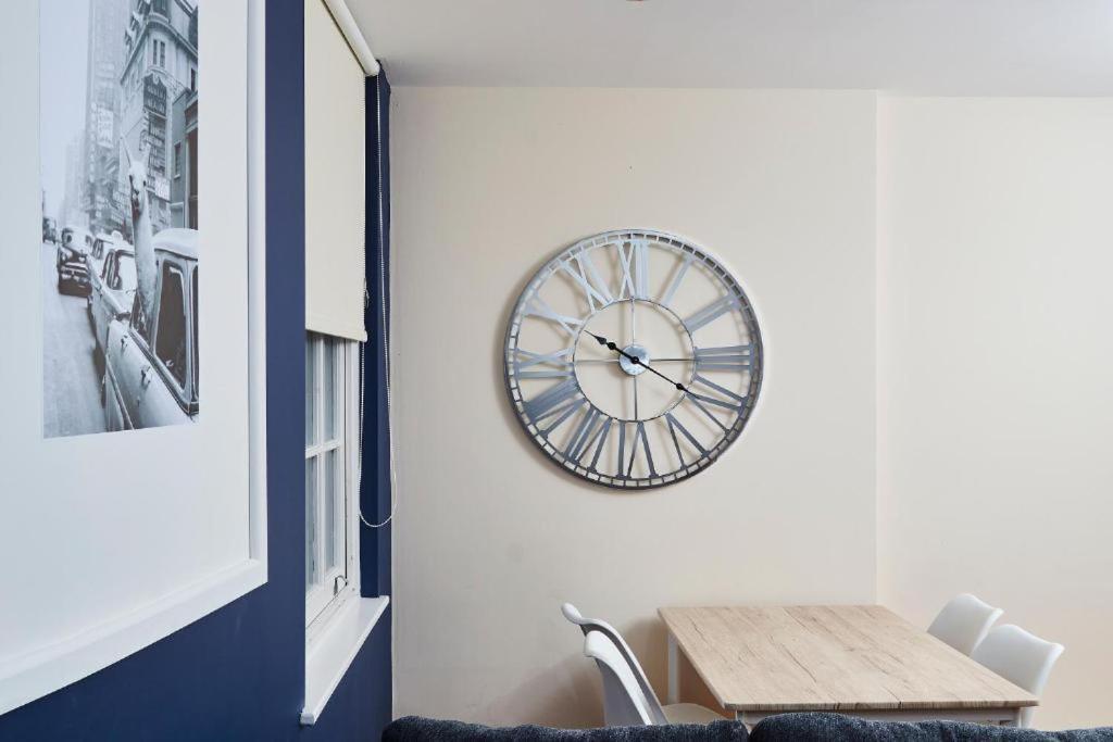 Apartment The Beautiful Gem Of - Sleeps 16 Bath