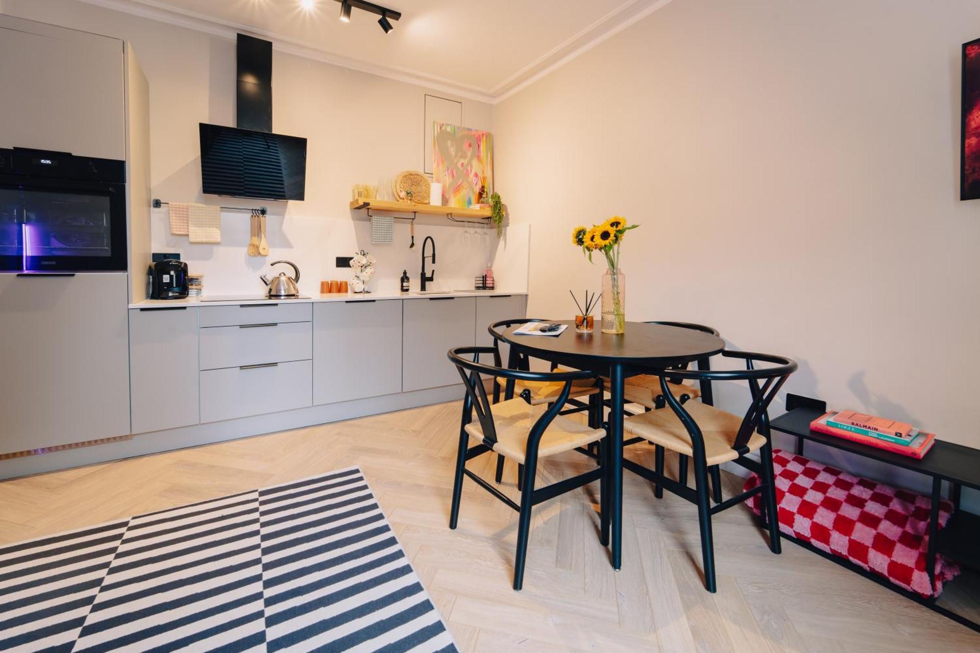 1 Bed - Apartment *
