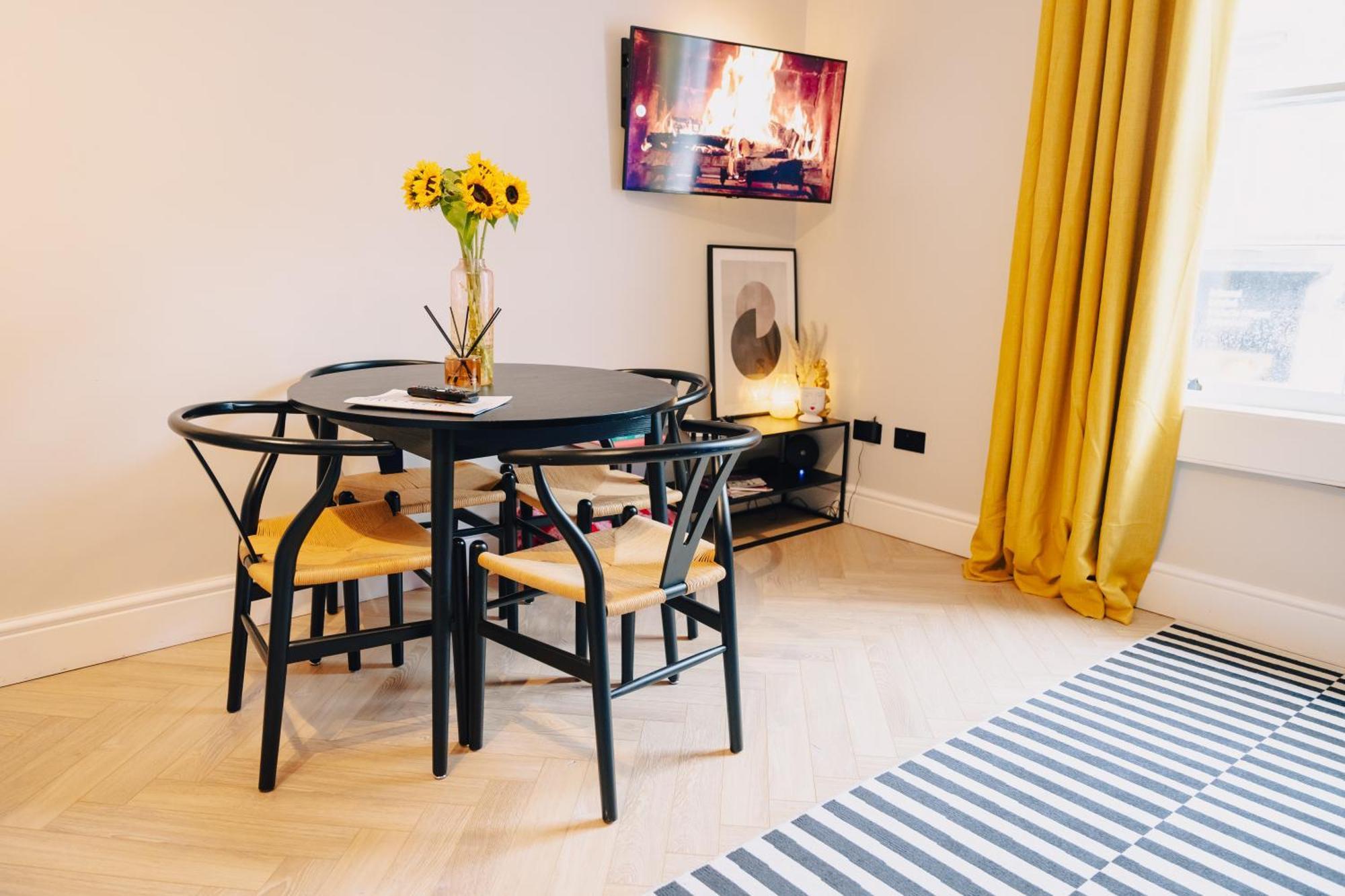 1 Bed - Apartment Bath