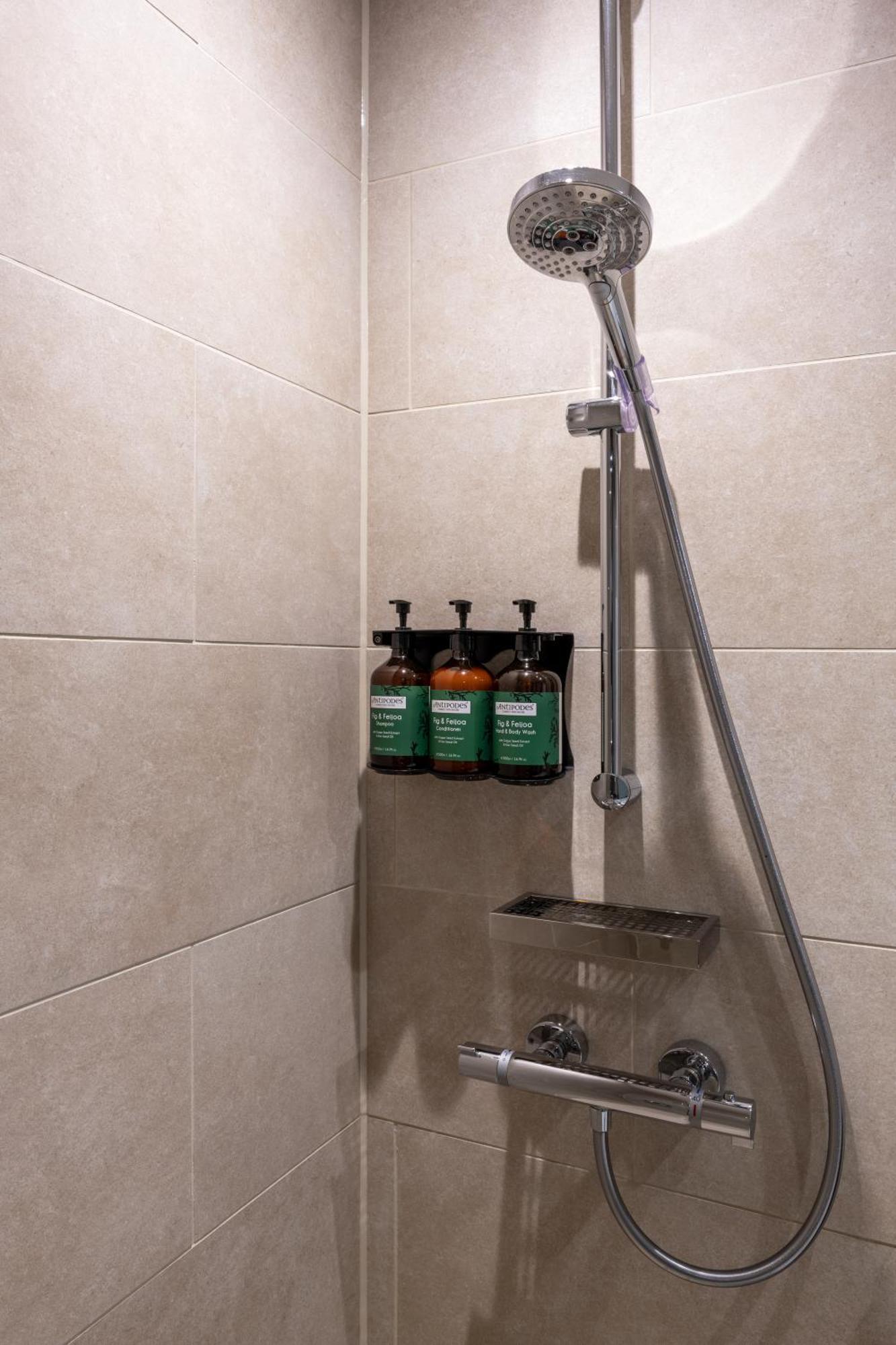 Apex Of Hotel Bath