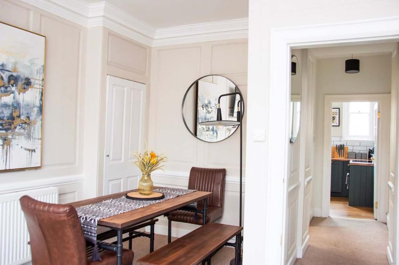 Stunning 3 Bedroom Period Centre Apartment Bath