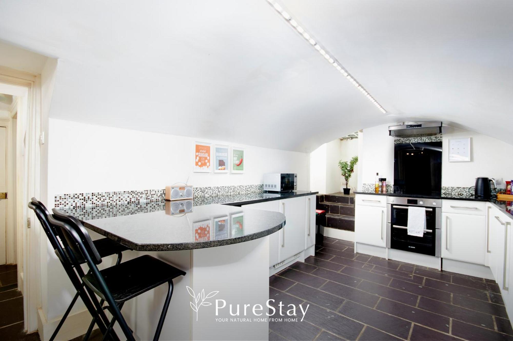 Beautiful 2bedroom 4 Actual Beds House With Wifi By Purestay * Bath